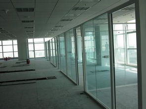 宣武区办公室玻璃隔断安装指南 装修建材选择与实用建议